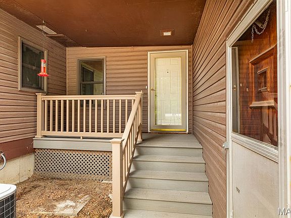 5th image of 804 S Franklin St