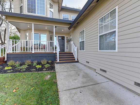 3rd image of 2463 Sandpiper Way