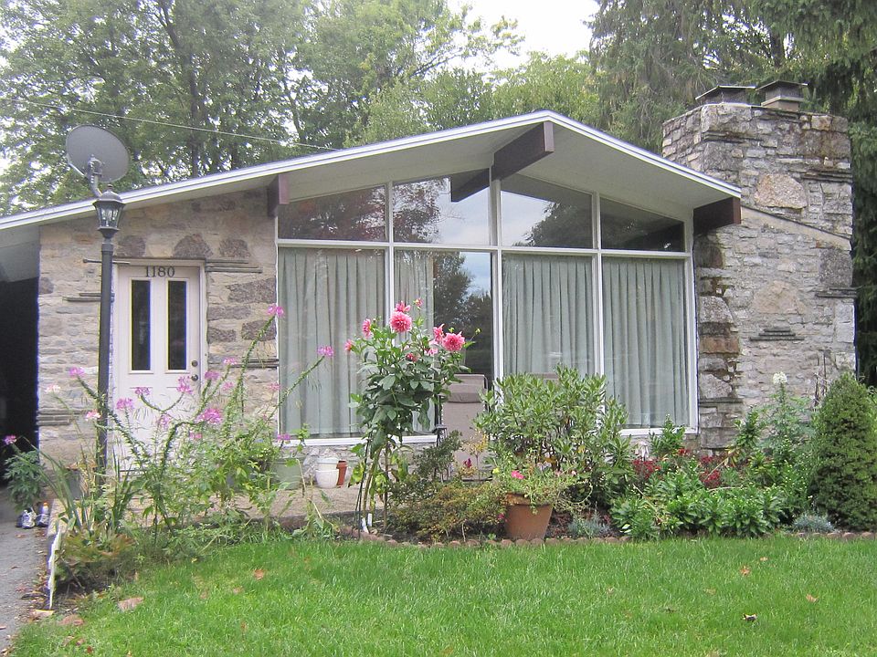 Lovely Contemporary Rancher