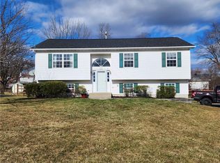 10 Windsor Square Dr, New windsor, NY 12553