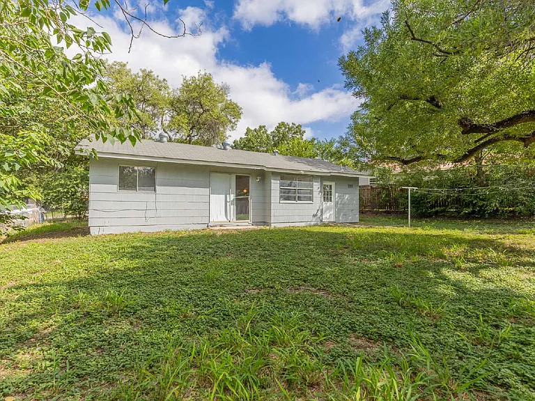 2306 Fairhill St — Photo 30