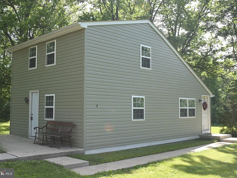 2101 Hill Rd #1 — Photo 2