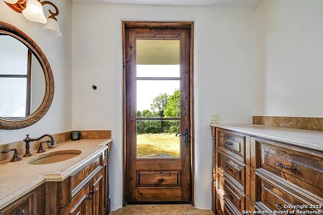 202 Waterstone Pkwy — Photo 24