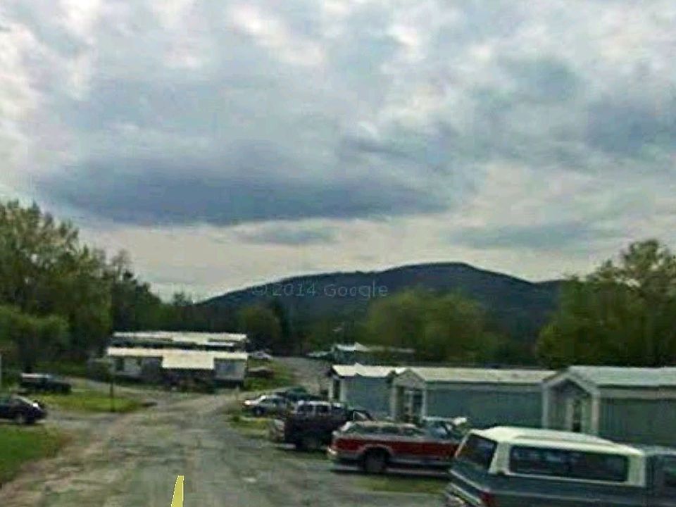 1st image of 31 Clover Dr