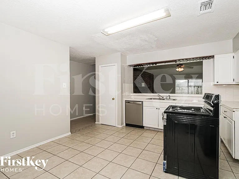 24119 Lone Elm Dr — Photo 9