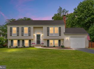 2602 Armada St, Herndon, VA 20171