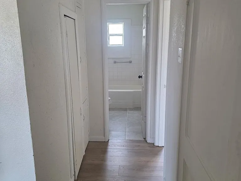 1506 W Yucca Ave — Photo 6