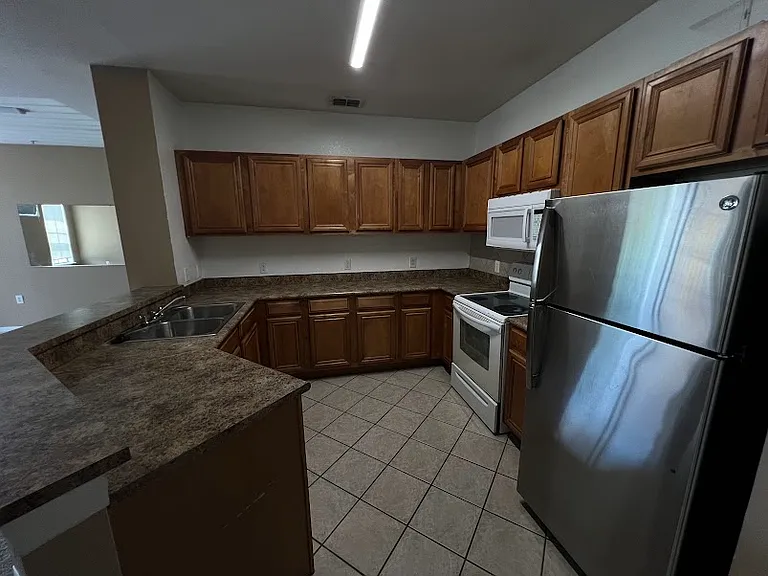 6169 Metrowest Blvd #201 — Photo 7