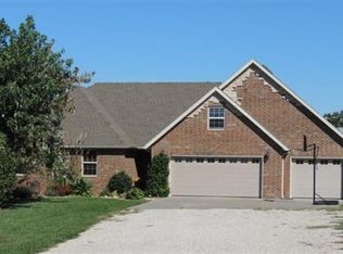852 Grayhawk Loop, Marshfield, MO 65706