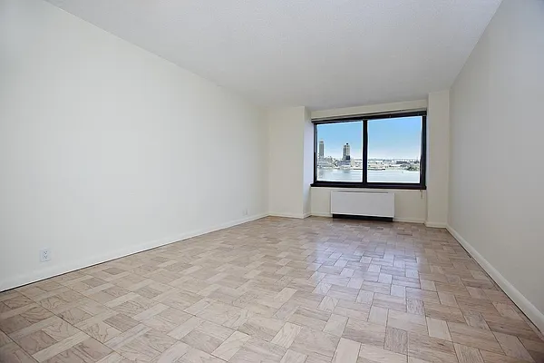 Rented by RELO REDAC INC. | media 2