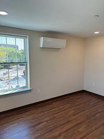 19 Commercial St #202 — Photo 12