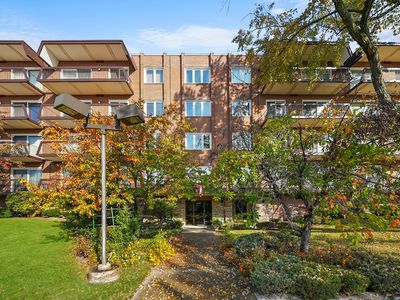 8100 W Foster Ln APT 403, Niles, IL, 60714