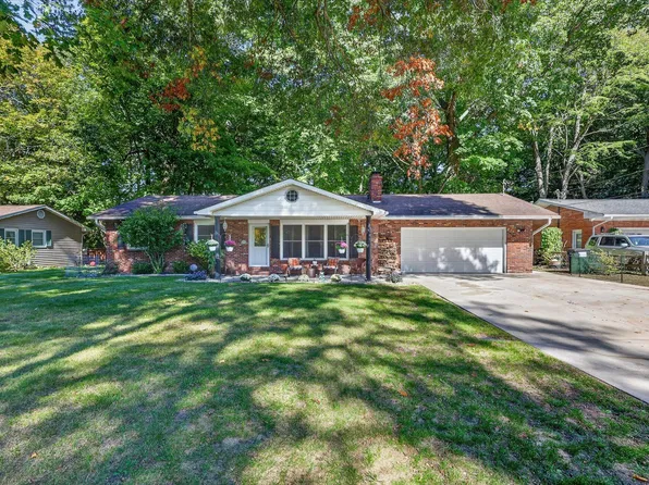 416 Spring Valley Ln, Whitehall, MI 49461