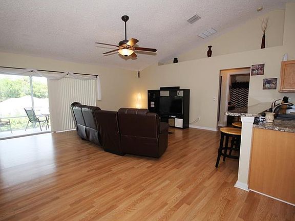 4th image of 1359 S Seagate Dr