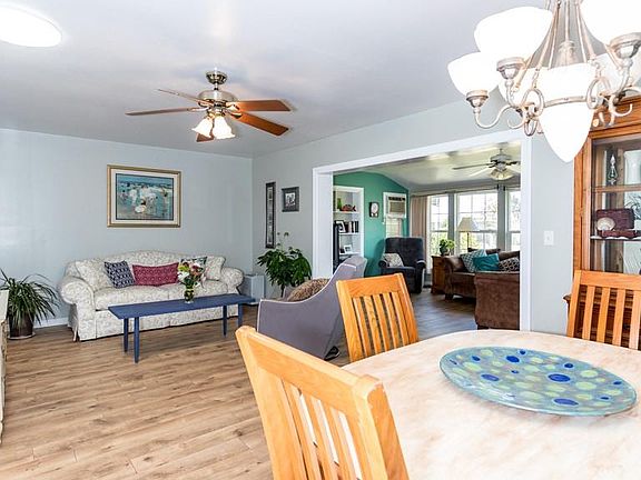 4th image of 709 Ward Cir