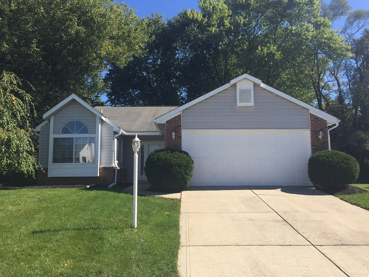 8551 Green Valley Dr photo 1