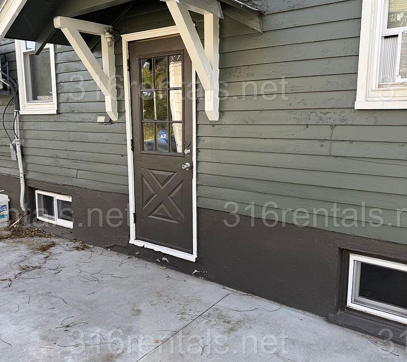 1st image of 1118 1/2 W Dayton Ave