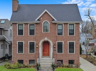 10216 S Hoyne Ave, Chicago, IL