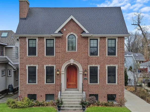 10216 S Hoyne Ave, Chicago, IL 60643