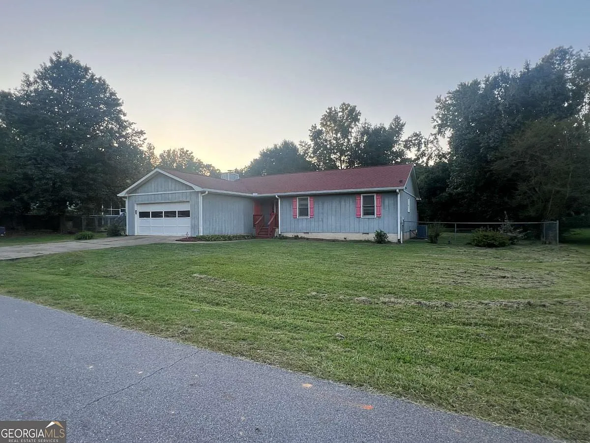 136 Wellington Dr photo 1