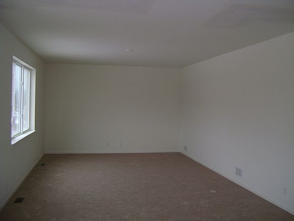 1144 Hyde Park