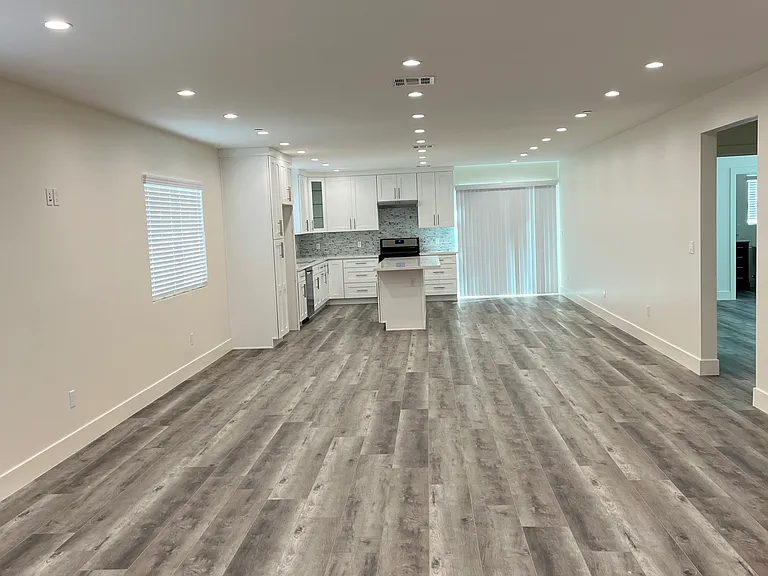 7448 Kraft Ave — Photo 9