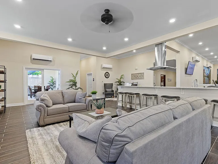 Clubhouse with resident lounge