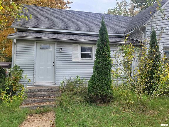 3rd image of 1301 E Poplar St