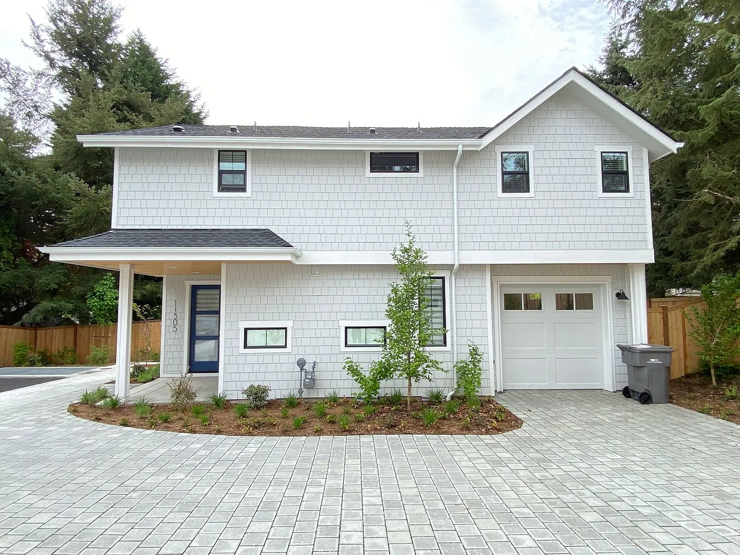 Modern SFH for Rent — Photo 2