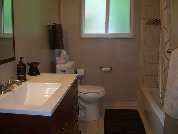 5th image of 22941 Newberry St