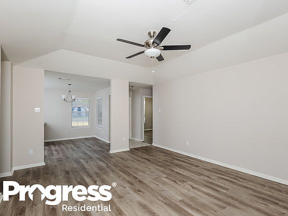 4th image of 640 Honeysuckle Ln