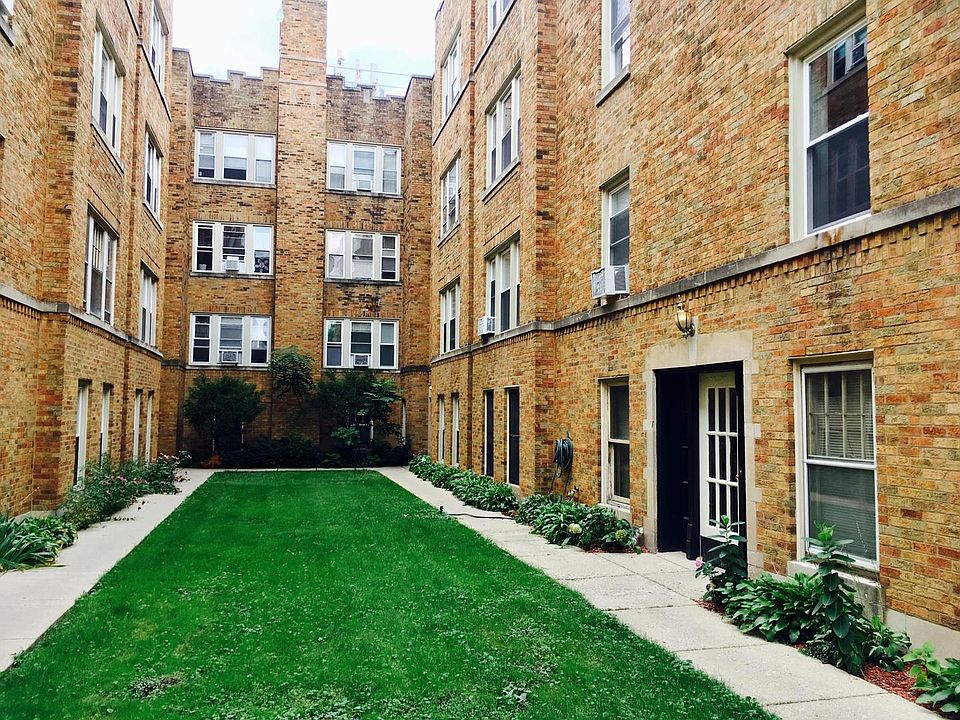 1st image of 5425 W Montrose Ave APT 3N