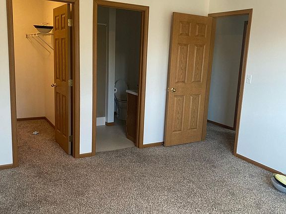 5th image of 3069 Broadway Blvd