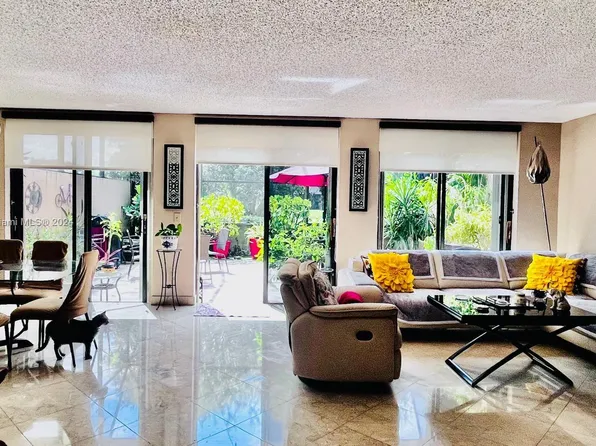 3735 Alcantara Ave #E-81, Miami, FL 33178