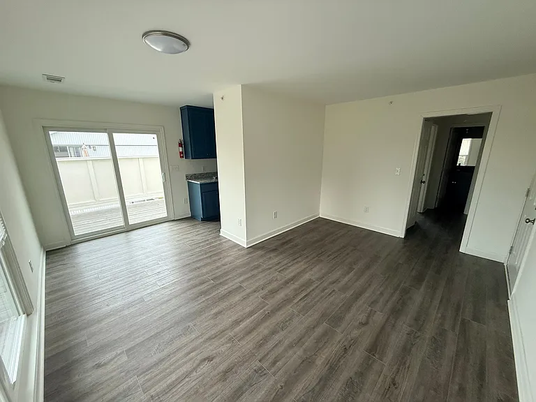 1 bed, 1.0 bath, $1,000 — Photo 2