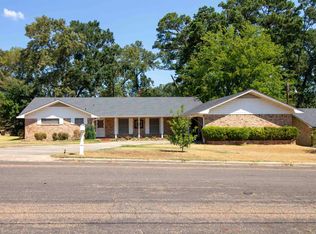 203 Hickory St, Gladewater, TX 75647