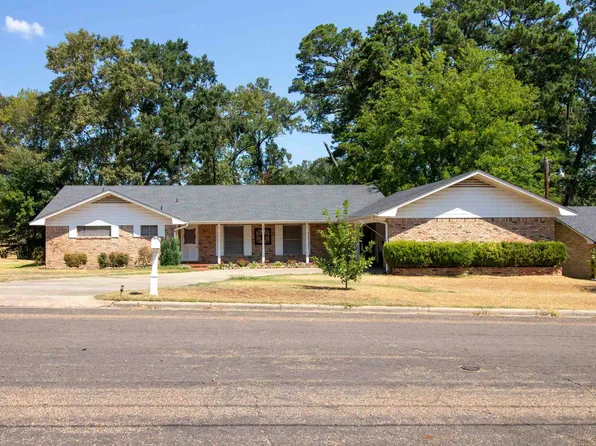 203 Hickory St, Gladewater, TX 75647