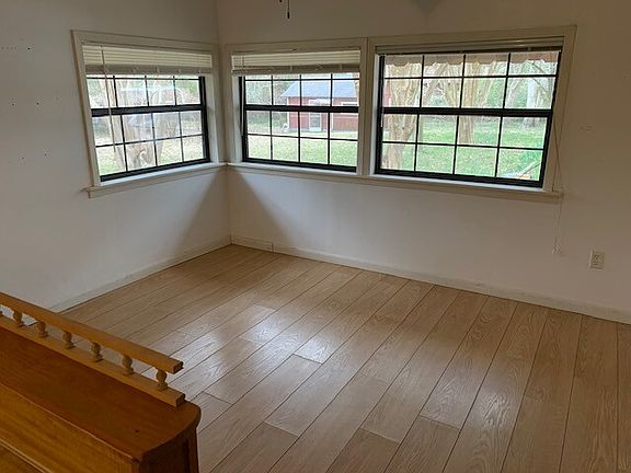 4th image of 2427 Fearing Ave