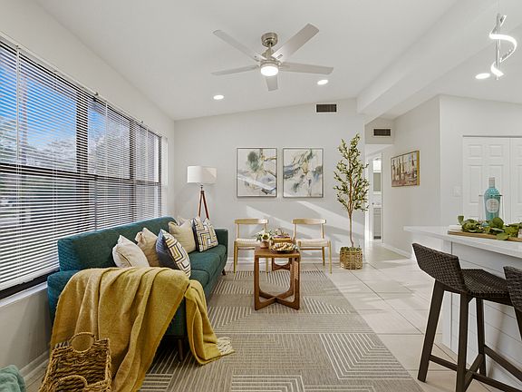 4th image of 2111 Bourget Dr
