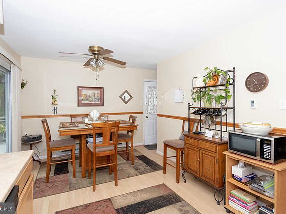 4th image of 105 Pleasantwood Dr