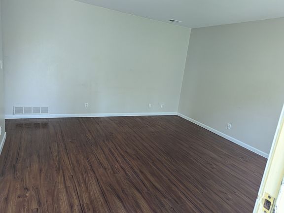 3rd image of 17945 Phyllis St