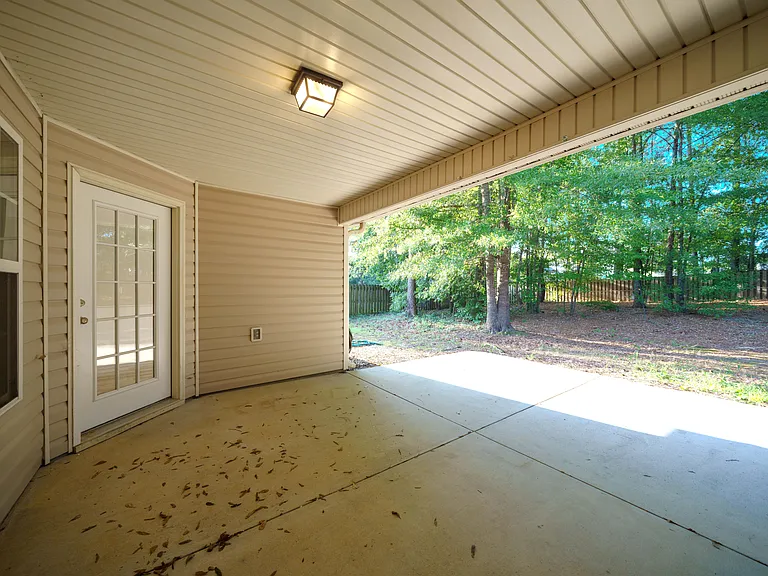 3121 Alexandria Dr — Photo 33