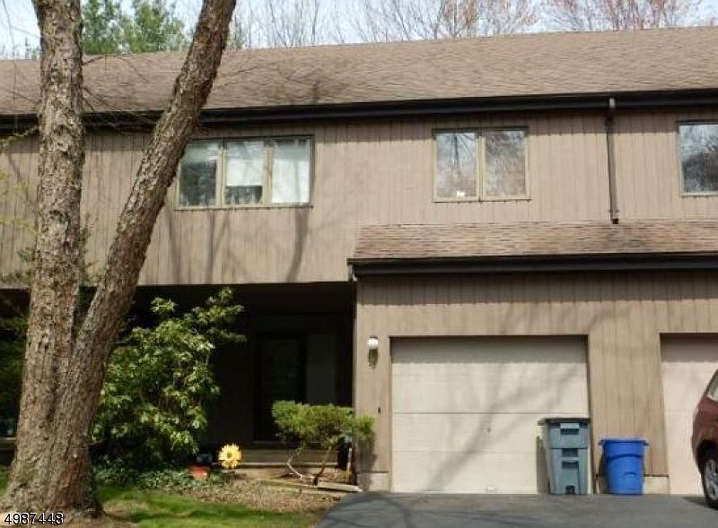 1st image of 4 Lynn Ct