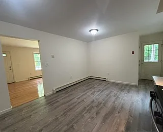 86 Maple St — Photo 3