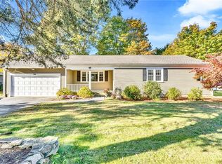 210 New Meadow Rd, Barrington, RI 02806