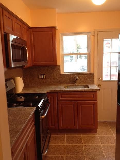 1st image of 152 Walton Ave