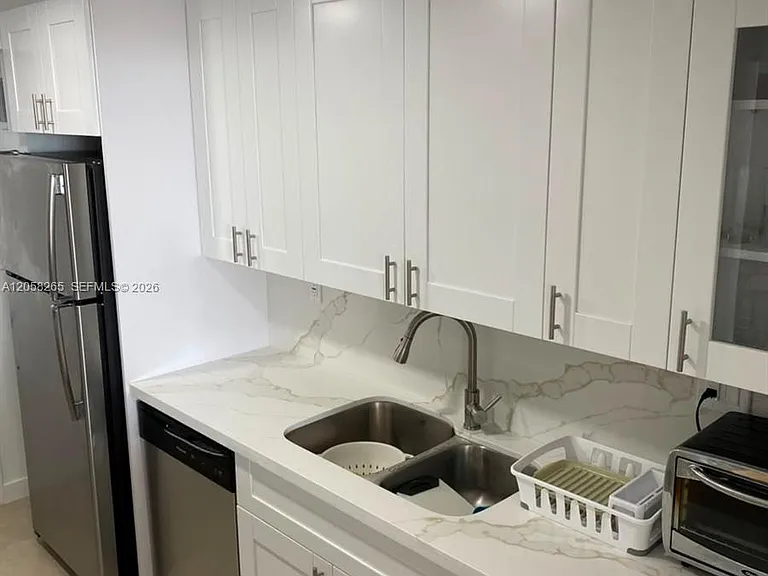 150 Ocean Lane Dr #8B — Photo 7
