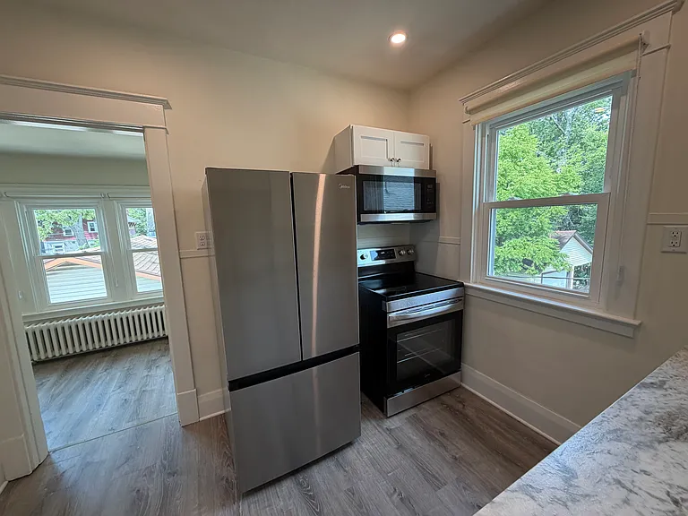 278 Colvin Ave #4 — Photo 5