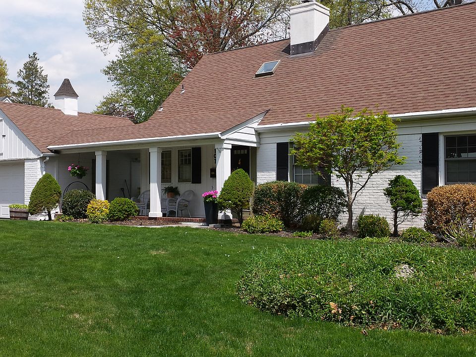 2nd image of 107 Woodfield Rd