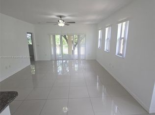 2501 Centergate Dr APT 204, Hollywood, FL 33025